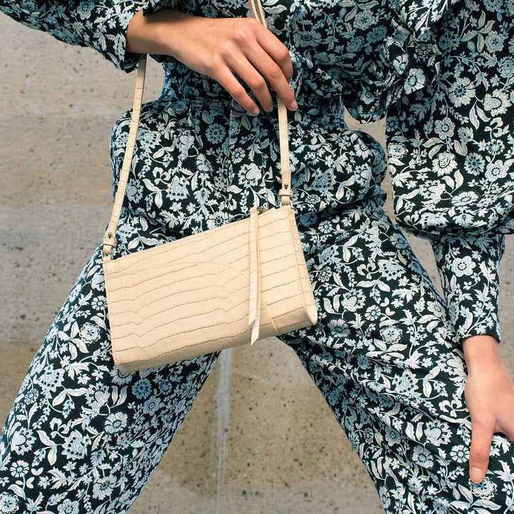 Arch clutch