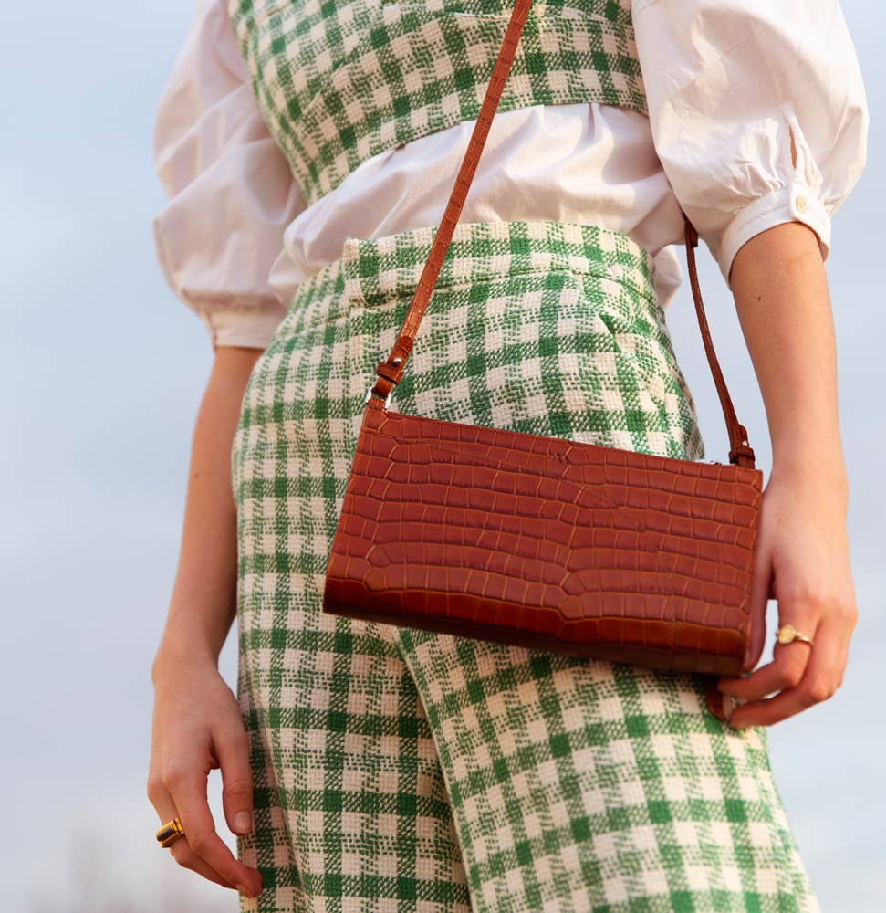 Arch clutch